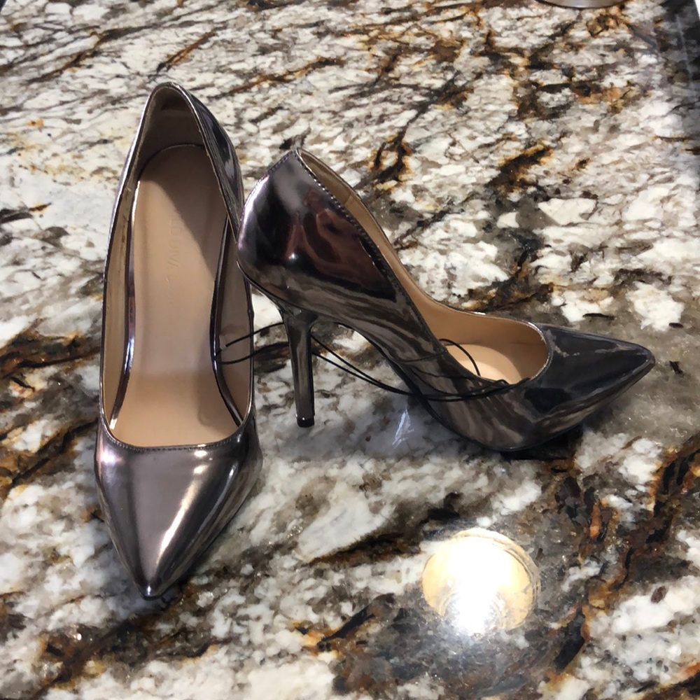 Shoes - Picture 2 of 3